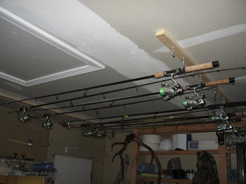 Ceiling mounted fishing rod holder - www.ifish.net