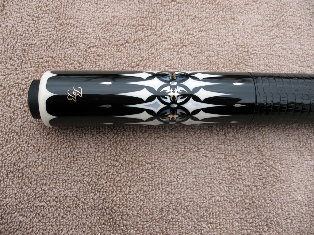 Black Boar Cues
