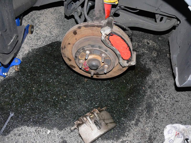 BF_XR6_Turbo_Caliper_Fitting_09_6_7_2011.jpg