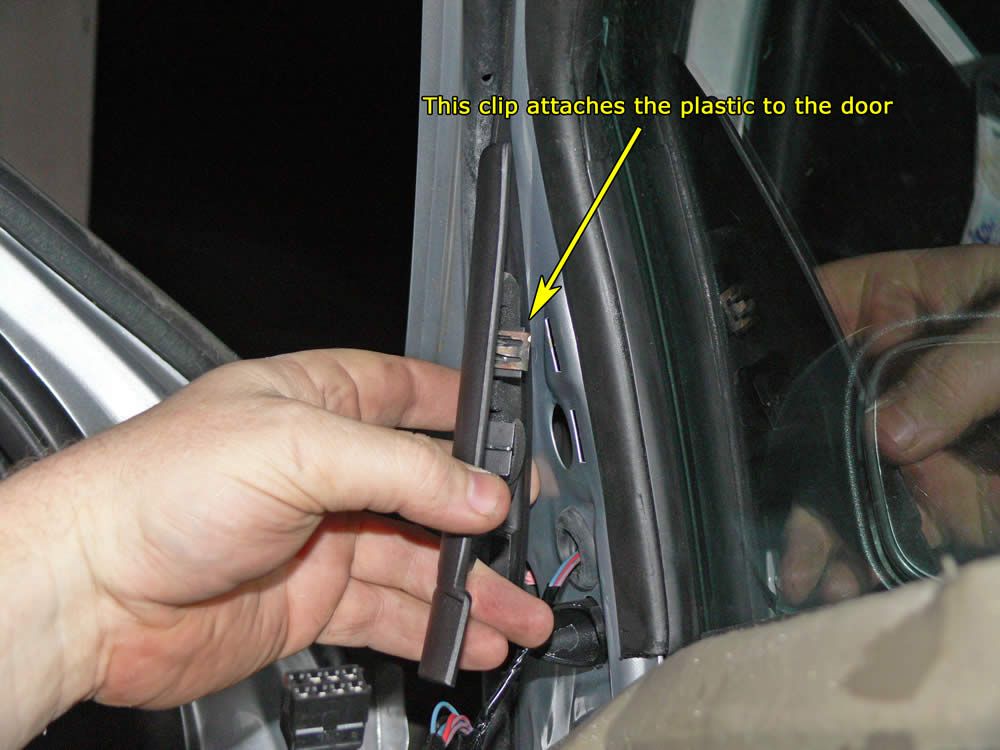 Driver_Door_Assembly_20_16_10_2013.jpg