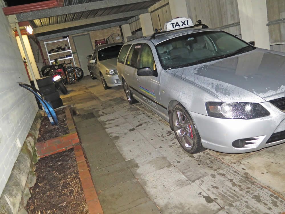 Taxi__XR6T_Ute_23_10_2014.jpg