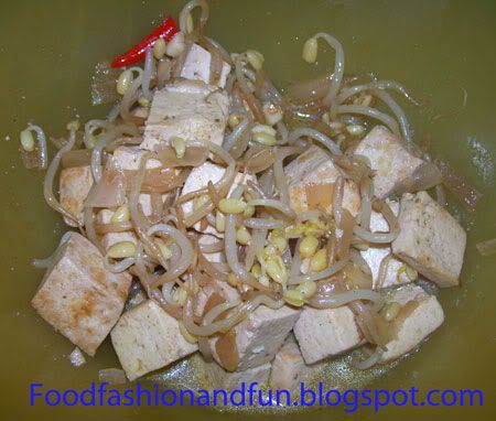 tofu,paneer,mung bean sprouts