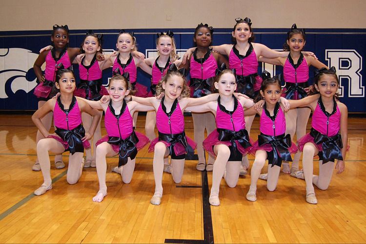 photo group_dance.jpg