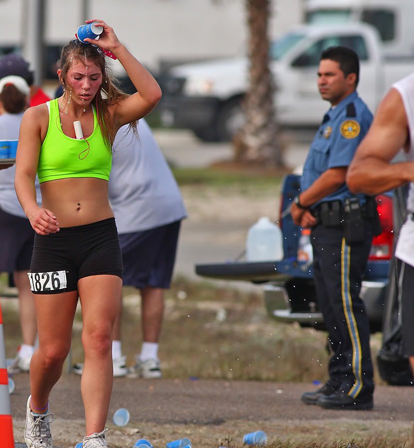 IMAGE: http://i260.photobucket.com/albums/ii33/C4Miles/Beach%20to%20Bay%202009/BTB_051609-700-copy.jpg