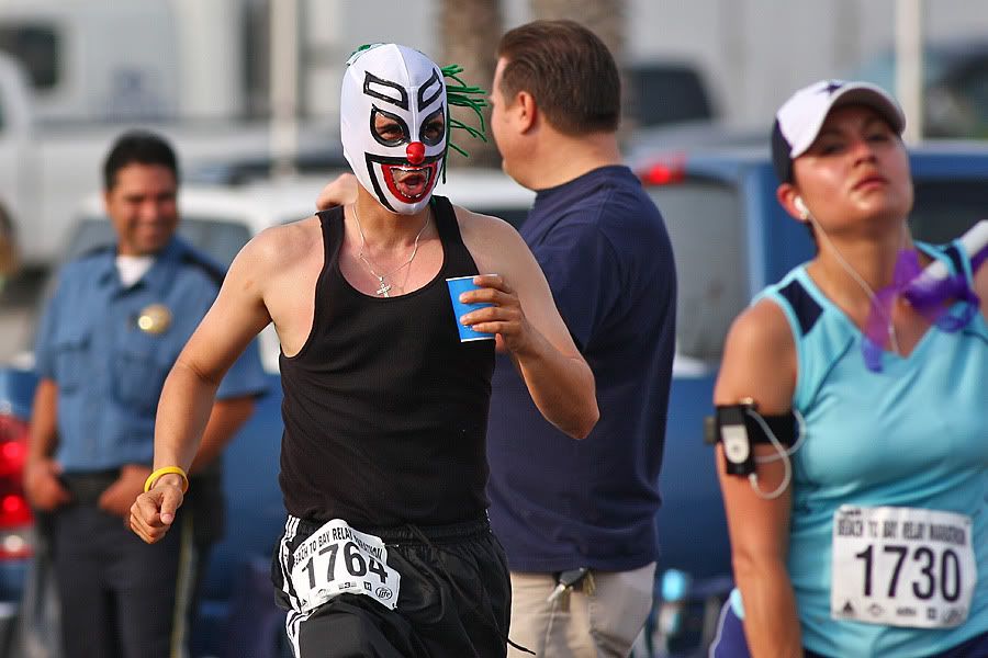 IMAGE: http://i260.photobucket.com/albums/ii33/C4Miles/Beach%20to%20Bay%202009/BTB_051609-941-copy.jpg