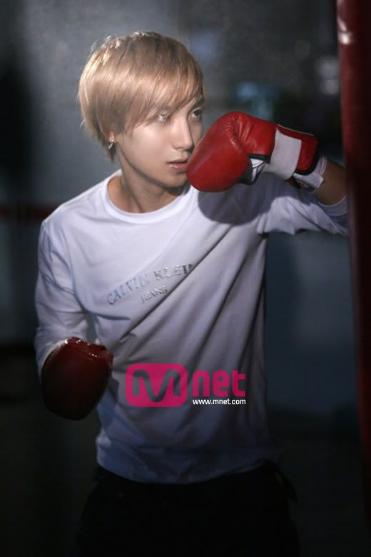 002.jpg Leeteuk image by Yukisuzu 002.jpg Leeteuk image by Yukisuzu