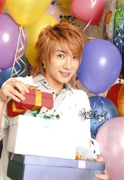 019.jpg Leeteuk image by Yukisuzu