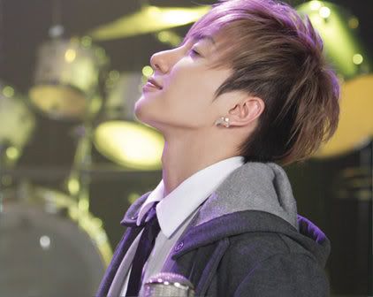 024.jpg Leeteuk image by Yukisuzu