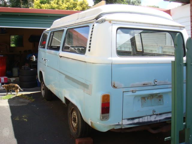 http://i260.photobucket.com/albums/ii8/michael_7188/74%20vw%20kombi/DSC01461.jpg